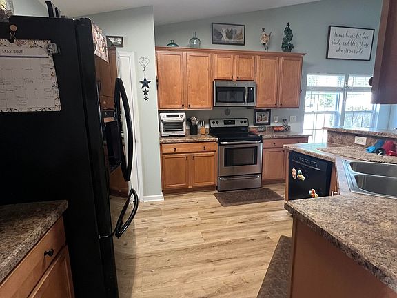 3rd image of 220 Devonbrook Pl.