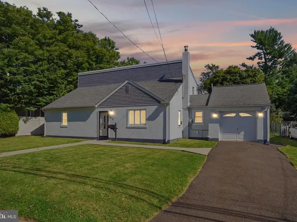 417 Madison Rd, Willow Grove, PA 19090