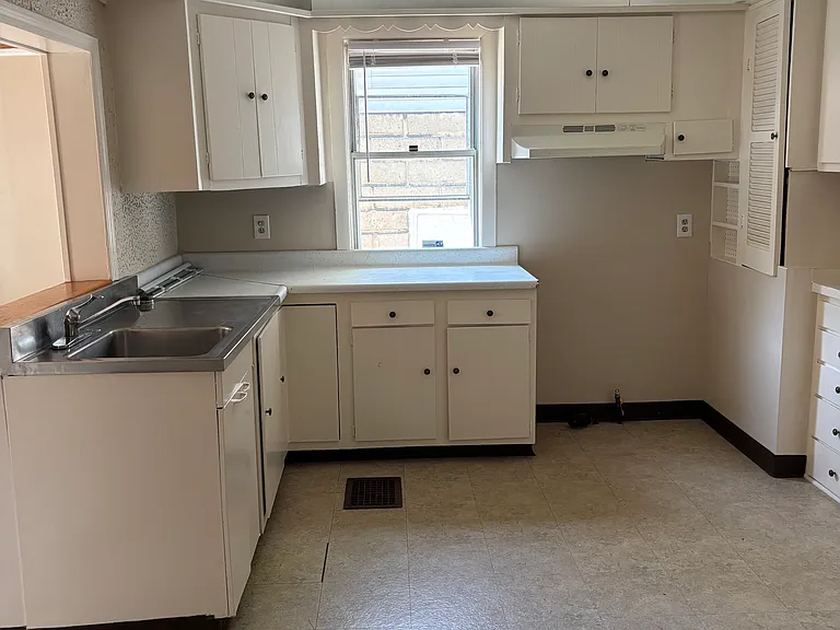 10 Kestrel St — Photo 2