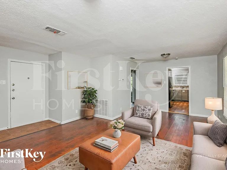 2217 Major Dr — Photo 3