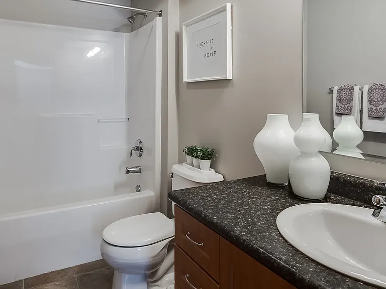 211 Willis Cres — Photo 7