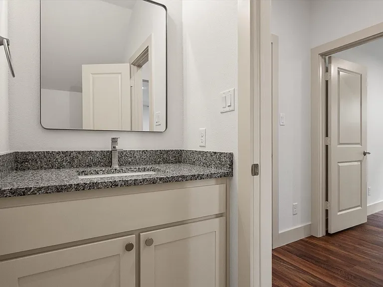 506 E Kimball St #2 — Photo 15