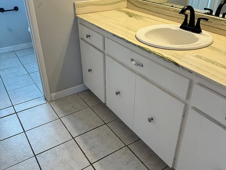 806 E 4th Ave #6 — Photo 6