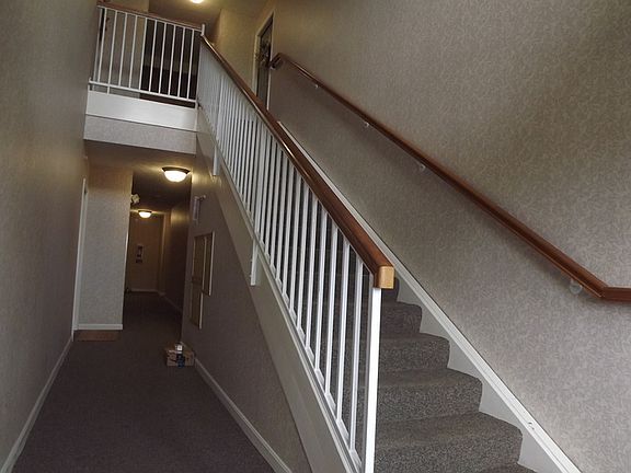 2nd image of 3083 Cumberland Ln APT 205