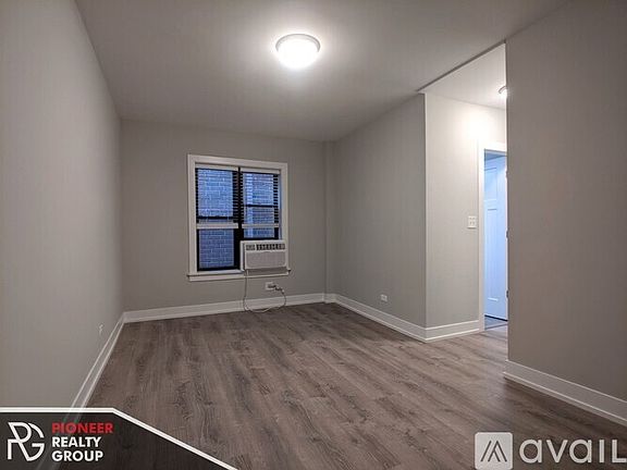 5th image of 431 W Belden Ave #203C