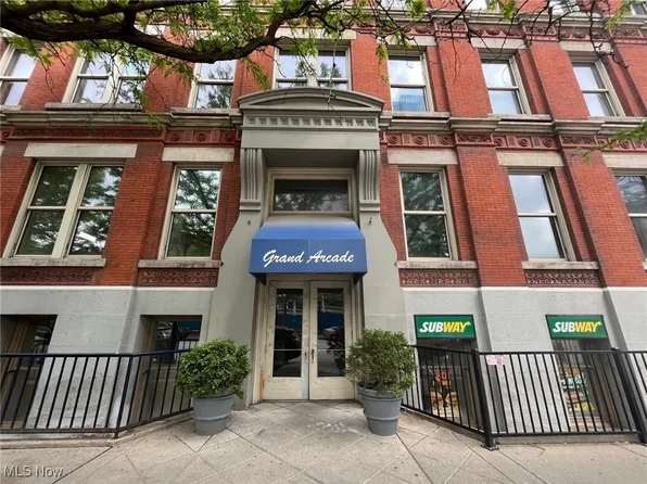 408 W Saint Clair Ave APT 318, Cleveland, OH 44113