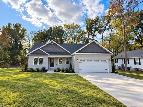 26 King St, Thomasville, NC 27360
