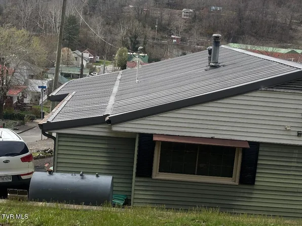 227 Fir St, Appalachia, VA 24216