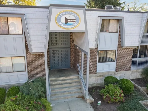 125 Van Zandt Ave APT 307, Newport, RI 02840