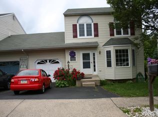 305 Aronimink Dr #2, Royersford, PA