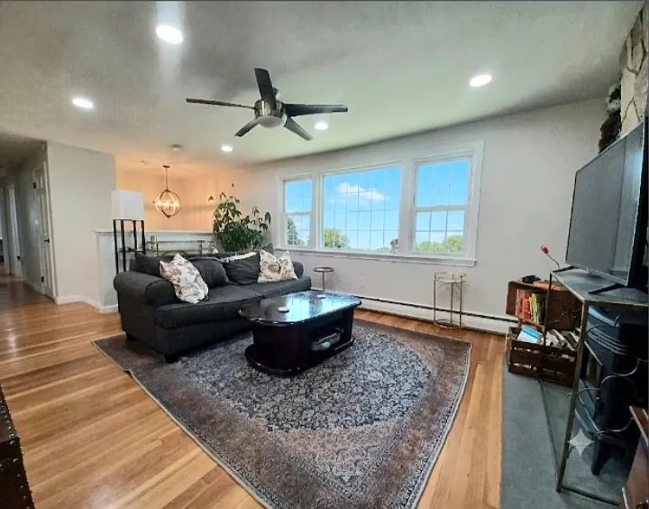 609 Washington St — Photo 5