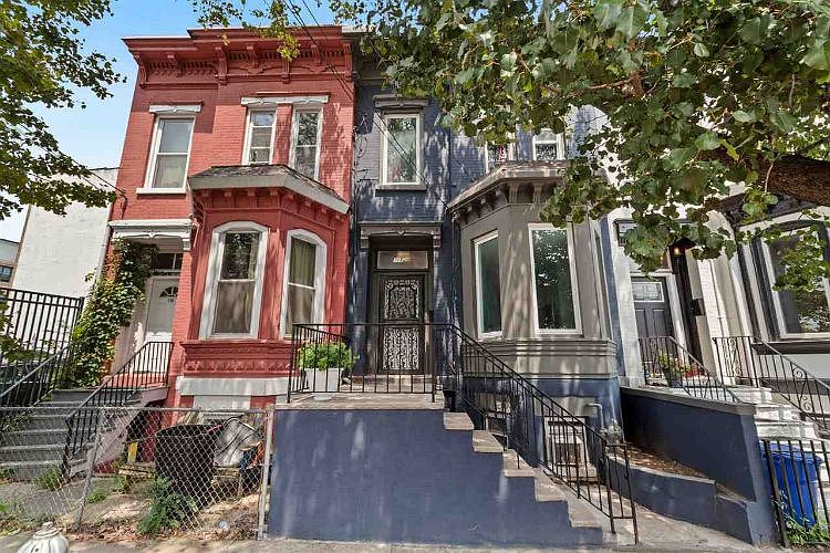 1st image of 116.5 Clinton Ave