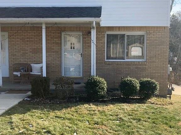 2nd image of 210 1/2 Kuehn Dr