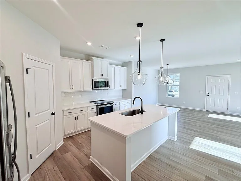 560 Aberdeen Meadow Ln — Photo 4