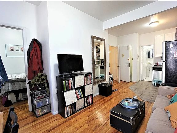 4th image of 313 W 114th St APT 5C