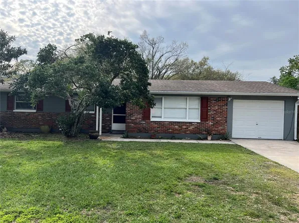 16240 Lake Palm Dr, Lutz, FL 33549