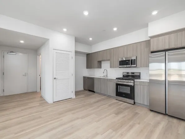 Thrive Apartments, 1341 W Gardena Blvd #306, Gardena, CA 90247