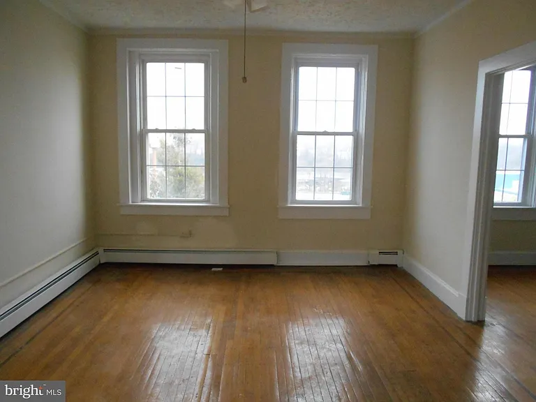 2228 Mount Royal Ter #F — Photo 6