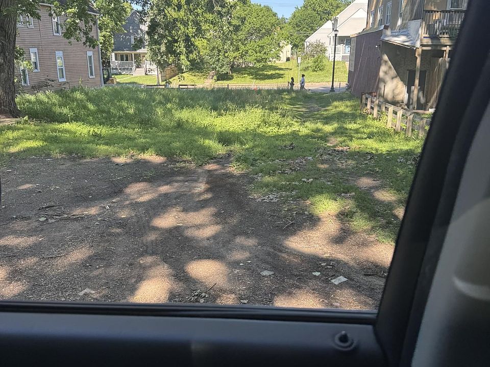 1st image of 2624 Emerson Ave N