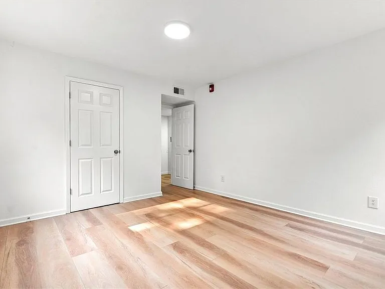 5095 Roswell Rd #203 — Photo 18