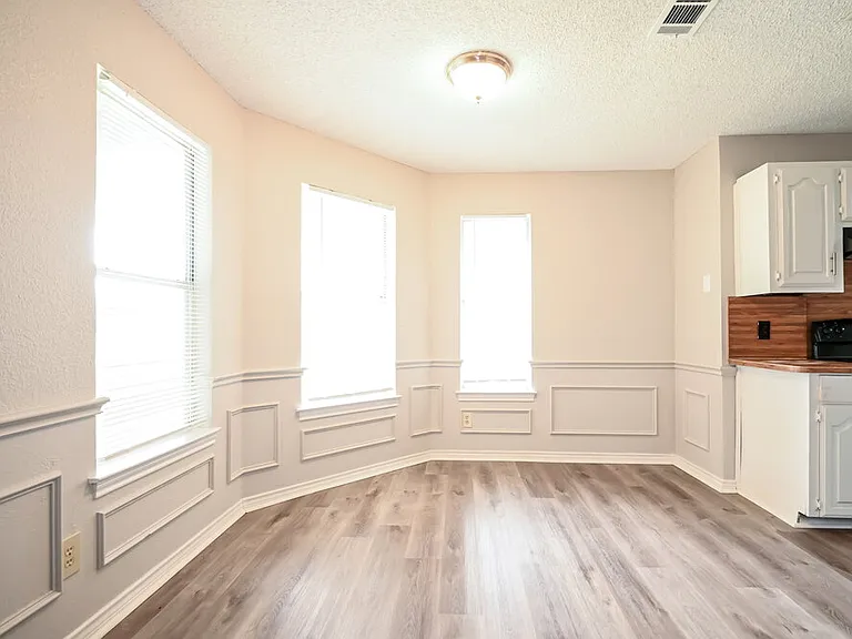 1311 Mallard Dr — Photo 6