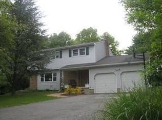 20 Williams Rd, Kendall Park, NJ 08824