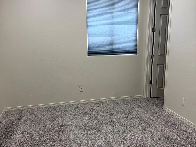 2043 E Lantana Dr — Photo 2