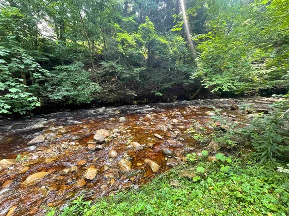 121 Mattison Road, Sunderland, VT 05250