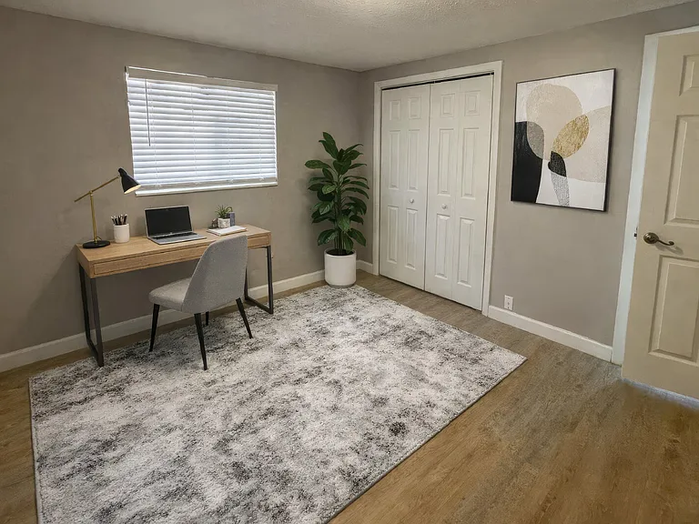 1029 Bradley Cir — Photo 8
