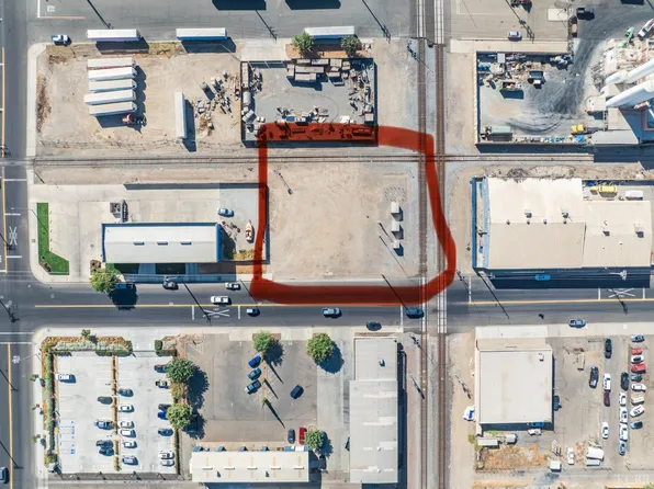0 S 6th St, Hanford, CA 93230