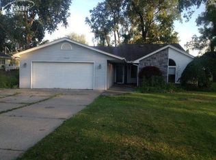 10560 White Lake Rd, Fenton, MI 48430