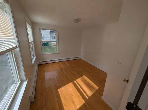 8 Pearl St, Medford, MA