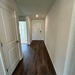 4 bed, 2.0 bath, 1811 sqft, $2,500 — Photo 2