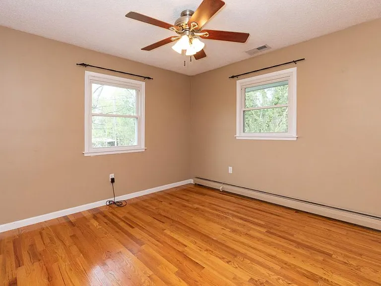 41 Kennedy Rd — Photo 10