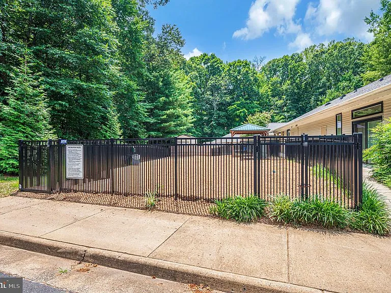 15385 Windsong Ln — Photo 51