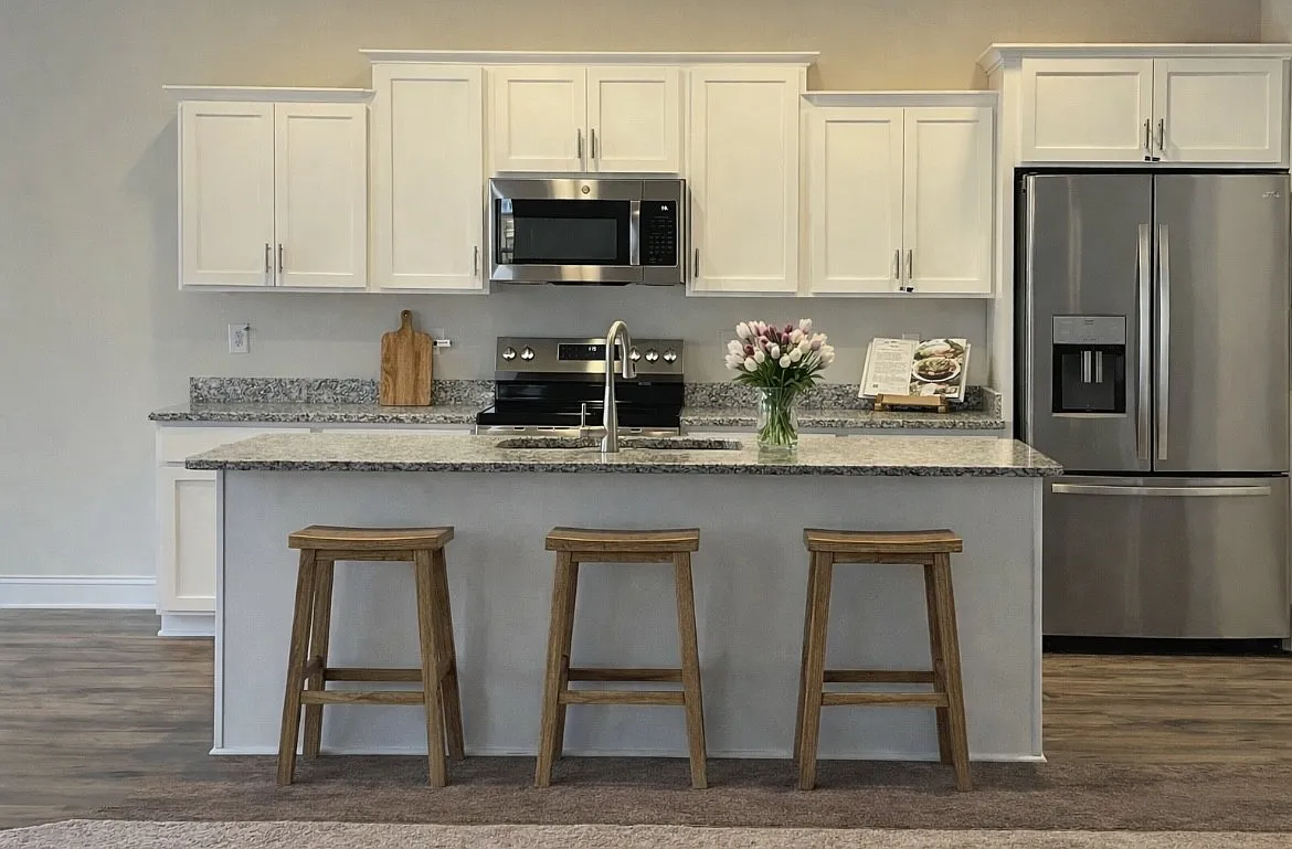 3 bed, 1800 sqft, $2,200 — Photo 3
