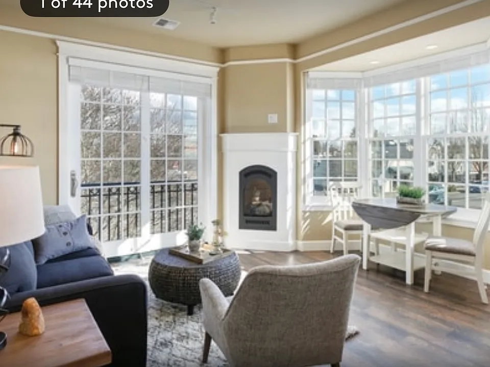 685 Peace Portal Dr #301