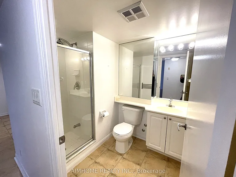 1000 King St W #317 — Photo 21