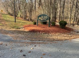 9 Donovan Dr, Derry, NH 03038