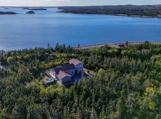 93 Crystalwood Dr, East Pennant, NS B3V 1L9