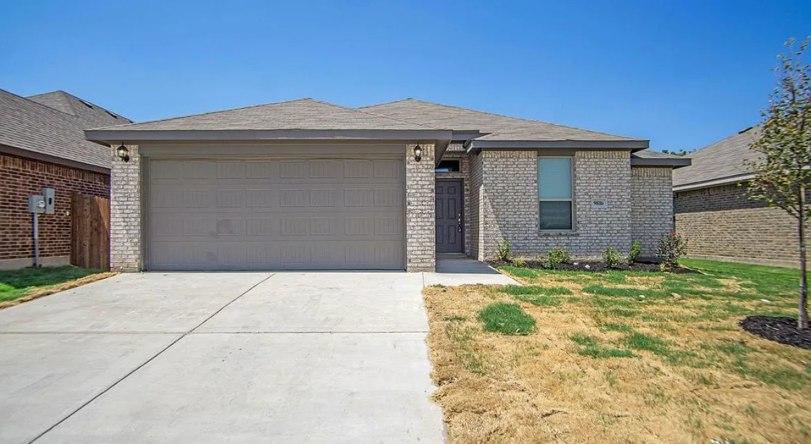 3 bed, 1586 sqft, $2,275 — Photo 2