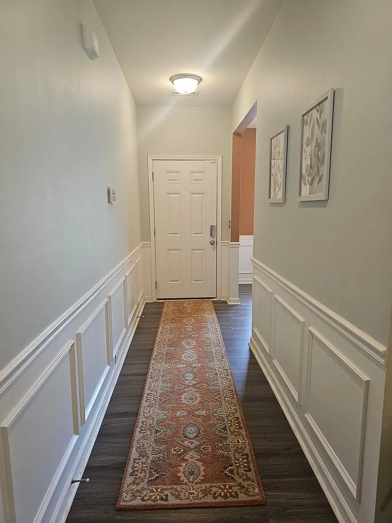Charming 2 Story Home located inside City Limits of Sanford- Close to Shopping/Retailers. — Photo 2