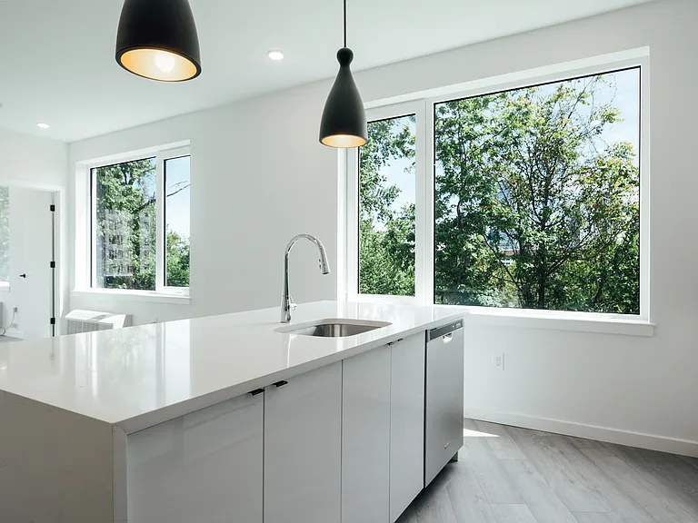 130 Monitor Street — Photo 12