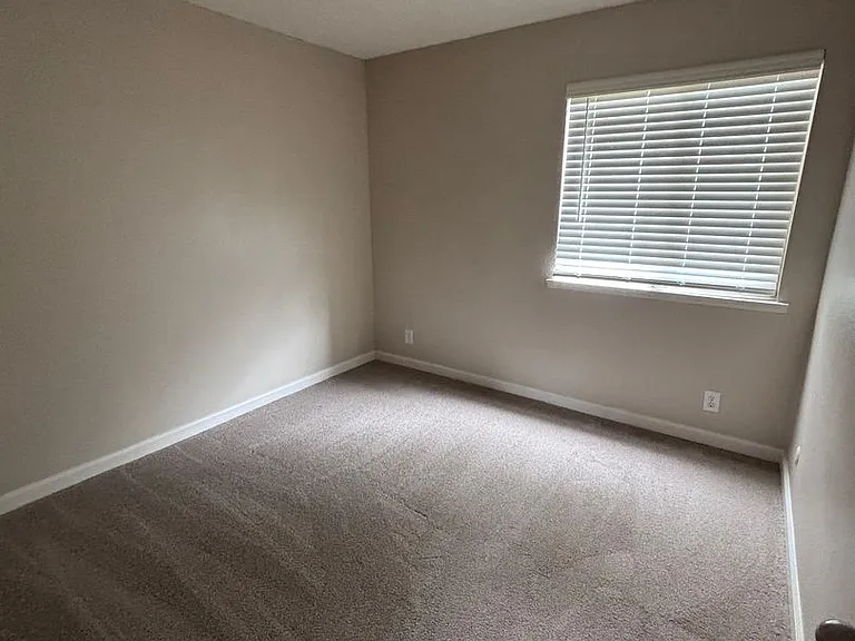 Park Place Apartments, Where Modern Comforts and Charm Meet! — Photo 18