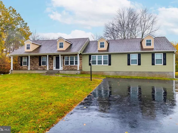 1608 County Line Rd, Chalfont, PA 18914