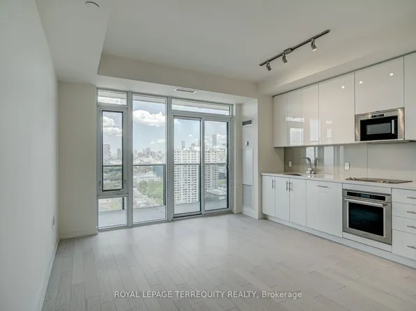 330 Richmond St W, Toronto, ON