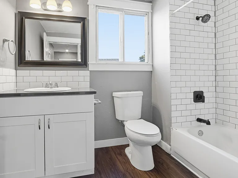 215 E Sherman St #1 — Photo 11