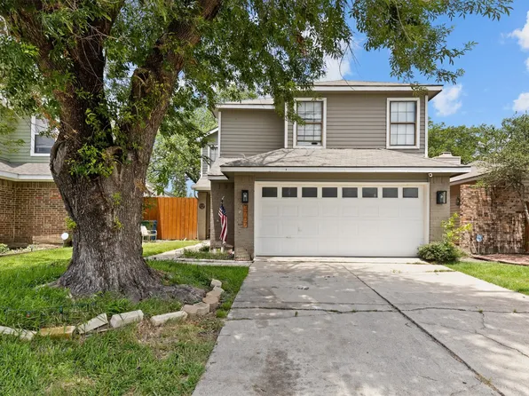 3707 Clover Hill Ln, Carrollton, TX 75007
