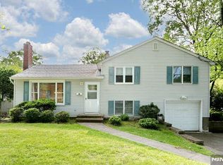 9 Pearl Rd, Closter, NJ 07624