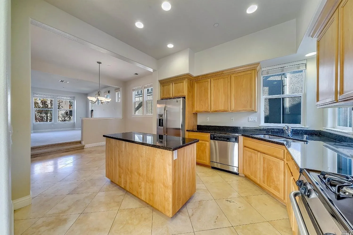 3 bed, 1530 sqft, $3,950 — Photo 2